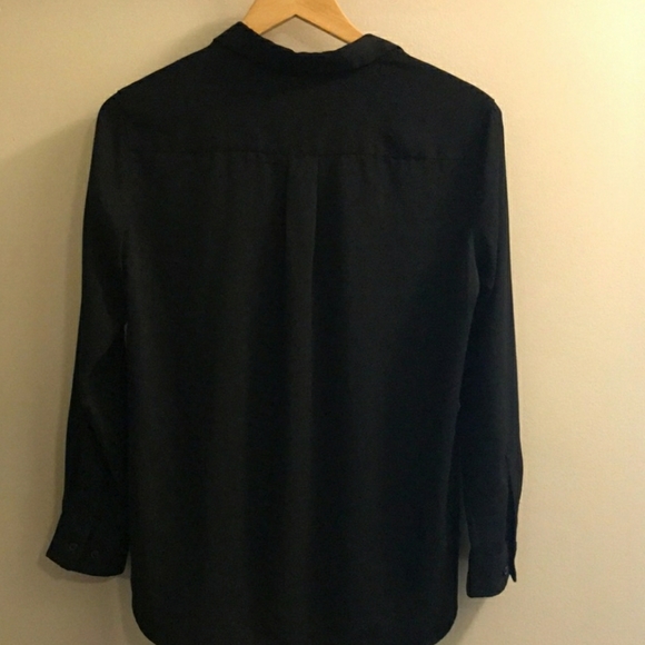 Black Uniqlo blouse - Picture 2 of 3